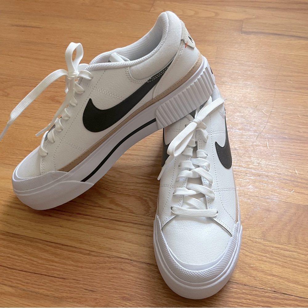 Nike Court Legacy Lift sneakers